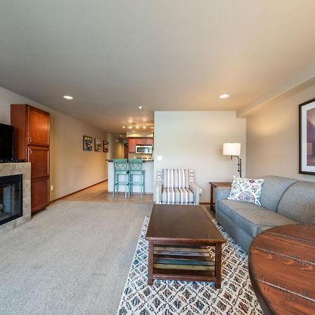 Grandview Lake Chelan- Waterfront View, Pool, Hot Tub, Golf, 1 Min To Downtown Ngoại thất bức ảnh