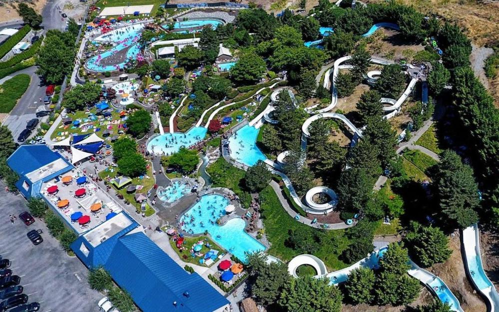Grandview Lake Chelan- Waterfront View, Pool, Hot Tub, Golf, 1 Min To Downtown Ngoại thất bức ảnh