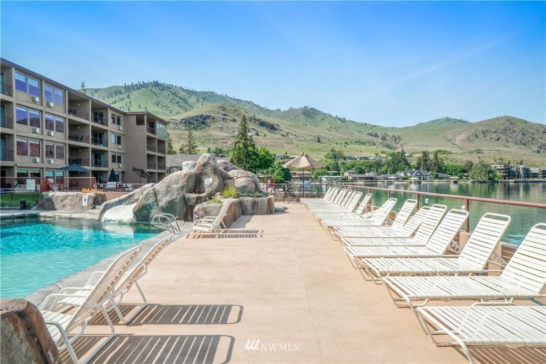 Grandview Lake Chelan- Waterfront View, Pool, Hot Tub, Golf, 1 Min To Downtown Ngoại thất bức ảnh
