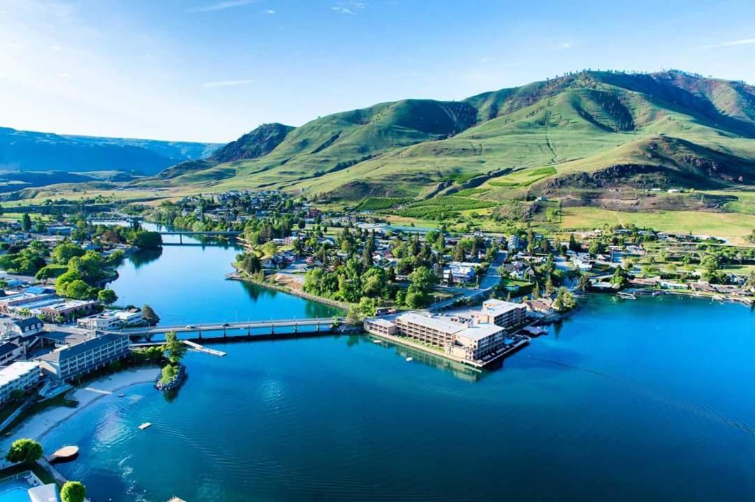 Grandview Lake Chelan- Waterfront View, Pool, Hot Tub, Golf, 1 Min To Downtown Ngoại thất bức ảnh