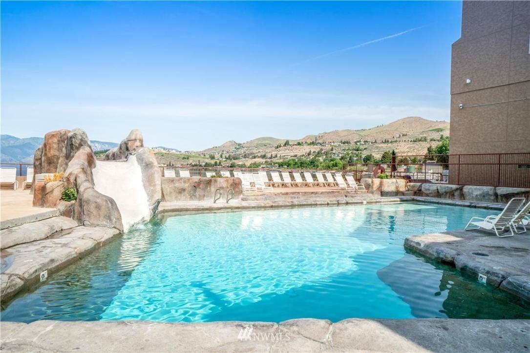 Grandview Lake Chelan- Waterfront View, Pool, Hot Tub, Golf, 1 Min To Downtown Ngoại thất bức ảnh